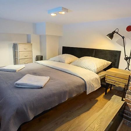 Apartament Loft Studio Airport Blisko Lotniska Zarembowicza Lotnisko Wroclaw Luaran gambar