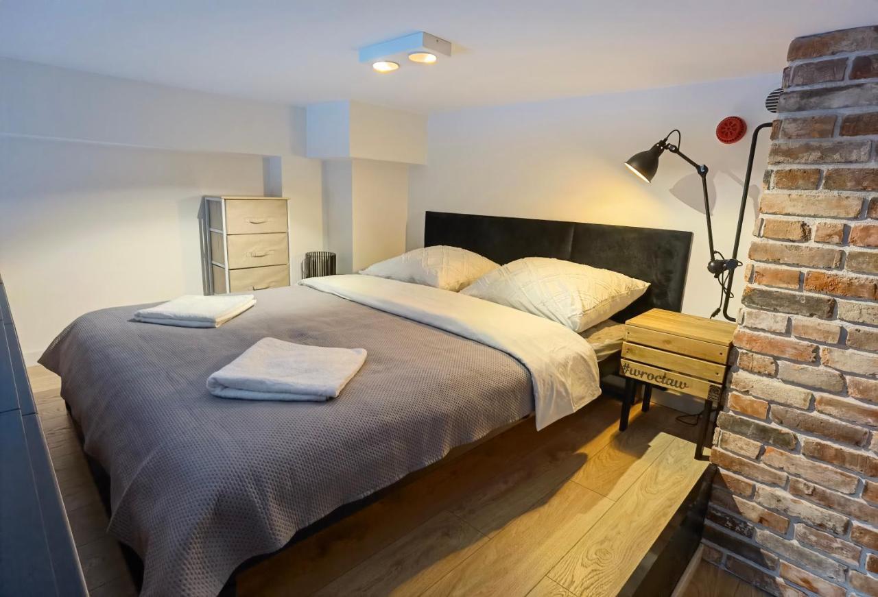 Apartament Loft Studio Airport Blisko Lotniska Zarembowicza Lotnisko Wroclaw Luaran gambar